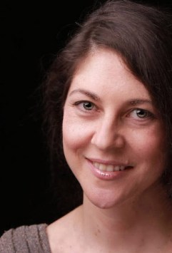 MiriamLeskisHeadshot (1)